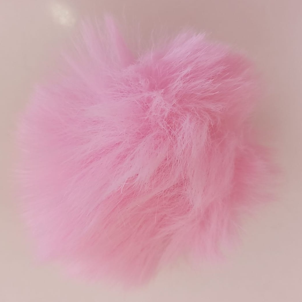POMPON PELUDO ROSADO 7CM — MKS Mercería