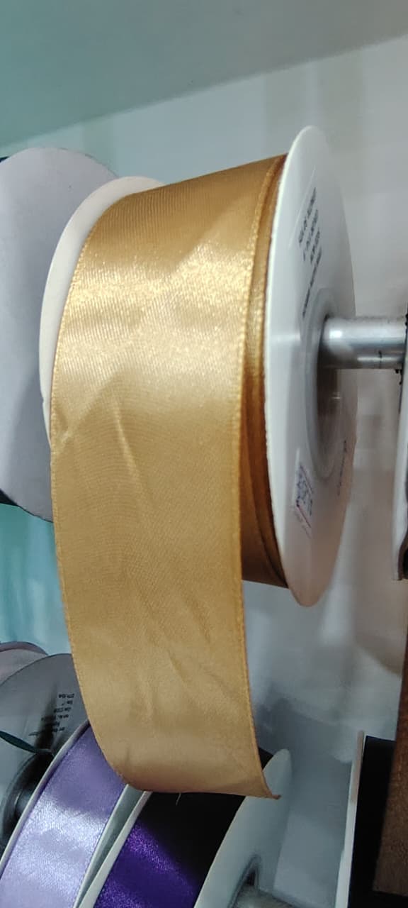 CINTA SATIN GENERICA 4.00CM COLOR DORADO X METRO — MKS Mercería