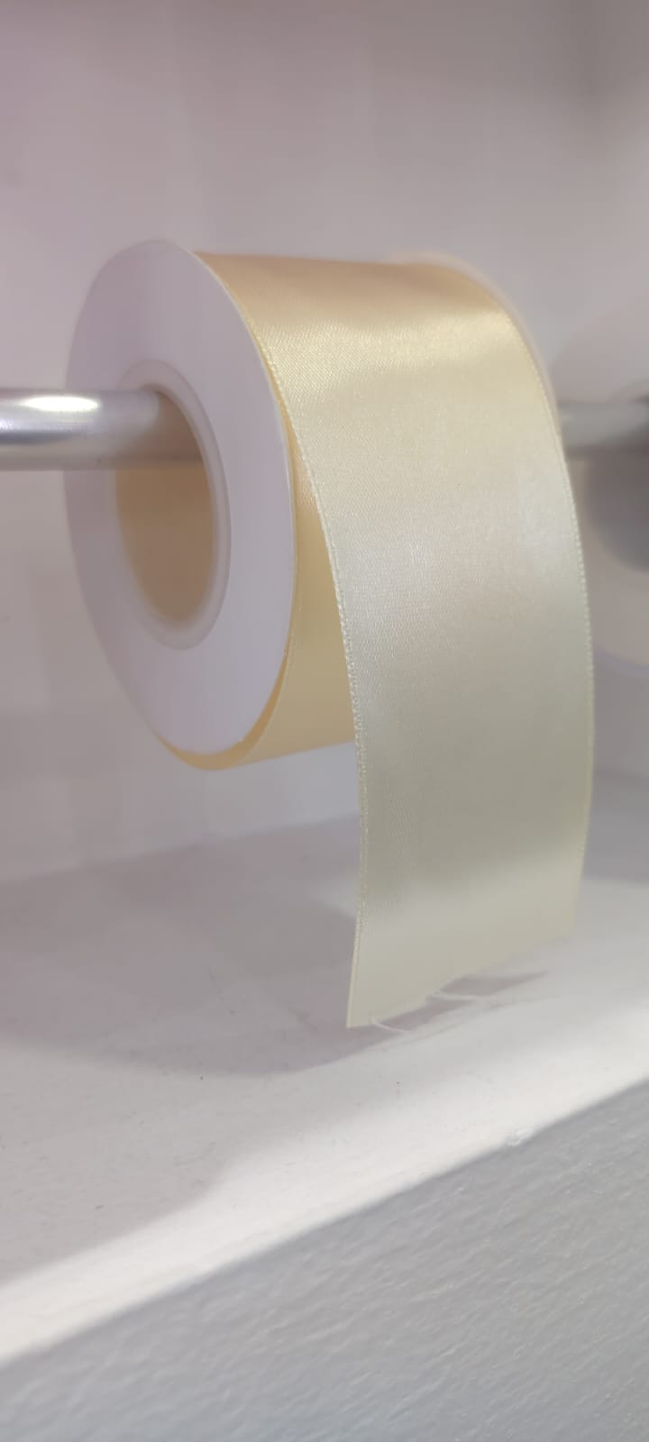 CINTA SATIN GENERICA 5.00CM COLOR BEIGE X METRO — MKS Mercería